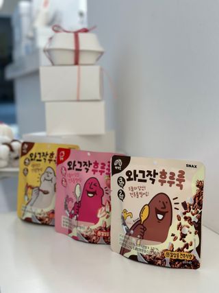 스낵스 와그작후루룩 3종_카카오2봉+아몬드2봉+딸기2봉 (총 6봉) — 5점을 준 리뷰어가 2024년 2월 올린 사용 사진