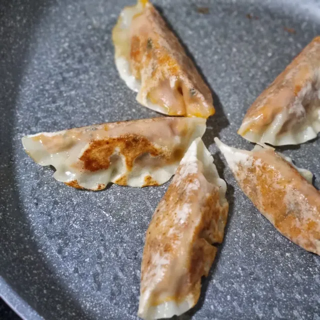 플랜트 김치왕교자 리뷰 사진