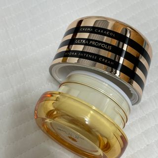 자민경 크레마카라콜 울트라 프로폴리스 하이드라 인텐스 크림 50ml — 5점을 준 리뷰어가 2020년 12월 올린 사용 사진