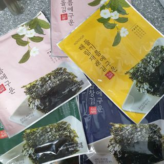 [해림맛김] 들기름에 구운 바삭바삭 김 4종 세트 + 1종 랜덤발송 총5개입 — 5점을 준 리뷰어가 2021년 2월 올린 사용 사진