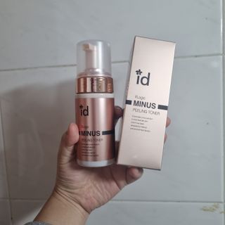 아이디플라코스메틱 아이디 브이로직 마이너스 필링 토너 110ml — 5점을 준 리뷰어가 2022년 1월 올린 사용 사진