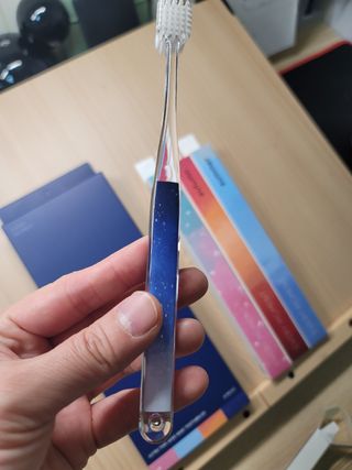 에브리모먼트 에브리 모먼트 칫솔 Every moment toothbrush — 5점을 준 리뷰어가 2022년 3월 올린 사용 사진