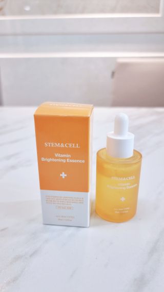 체르엠 스템앤셀 비타민 브라이트닝 에센스 30ml 1개 — 5점을 준 리뷰어가 2021년 8월 올린 사용 사진