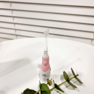 [오라덴스] 99.9 항균 칫솔모_키즈 진동칫솔 2,3단계 중 택 1 — 5점을 준 리뷰어가 2021년 7월 올린 사용 사진