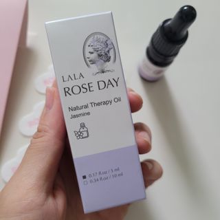 라라로즈데이 시즌2 천연 아로마오일 Y존 케어 속옷향수 이너퍼퓸 5ml  여성의 자존감을 UP시키자 — 5점을 준 리뷰어가 2021년 9월 올린 사용 사진