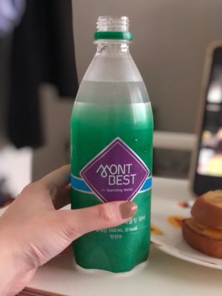 몽베스트 Montbest with Sparkling water Plain 20병 — 4점을 준 리뷰어가 2021년 11월 올린 사용 사진