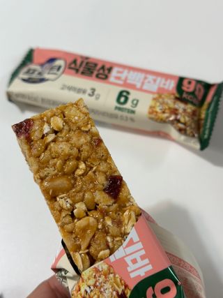 이지프로틴바 3종x각 2ea (고단백질바, 멀티단백질바, 식물성단백질바) — 5점을 준 리뷰어가 2024년 3월 올린 사용 사진
