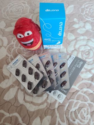[몸엔용] 에버업 멀티비타민&미네랄, 눈건강 루테인 혈행건강 오메가3, 면역 프로바이오틱스 3종 택1 — 5점을 준 리뷰어가 2022년 4월 올린 사용 사진