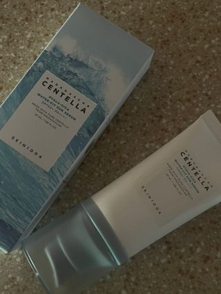 MF[스킨1004] 마다가스카르 센텔라 히알루-시카 워터핏 선세럼 50ml — 5점을 준 리뷰어가 2024년 5월 올린 사용 사진