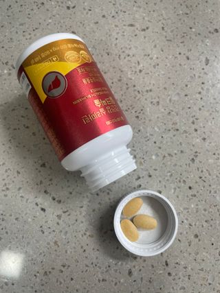 서울약사신협 간건강 실리마린 밀크씨슬 800mg, 60정 — 5점을 준 리뷰어가 2021년 11월 올린 사용 사진