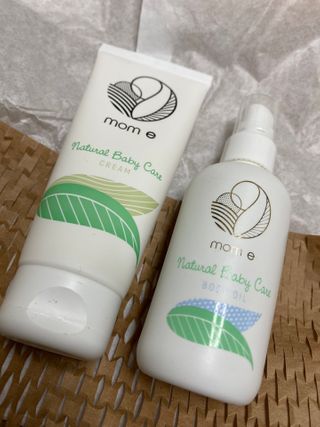 mom e 맘이 내추럴 베이비 케어 크림+바디오일 — 5점을 준 리뷰어가 2021년 2월 올린 사용 사진