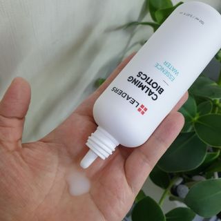 리더스코스메틱 리더스 카밍 바이오틱스 에센스 워터 — 5점을 준 리뷰어가 2022년 2월 올린 사용 사진