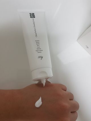 지지지 클린 퍼펙트 클렌징폼 120g — 5점을 준 리뷰어가 2022년 4월 올린 사용 사진