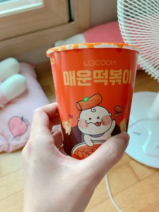 유비쿡 컵떡볶이 매운컵떡볶이2개/ 짜장컵떡볶이 2개  총 4개세트 — 5점을 준 리뷰어가 2021년 6월 올린 사용 사진