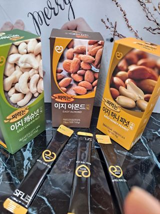 짜먹는 이지견과 짜먹는 이지아몬드, 짜먹는 이지허니피넛, 짜먹는 이지캐슈넛 각 10g X  10포 — 5점을 준 리뷰어가 2021년 3월 올린 사용 사진