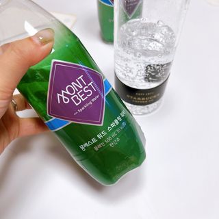 몽베스트 Montbest with Sparkling water Plain 20병 — 5점을 준 리뷰어가 2022년 10월 올린 사용 사진