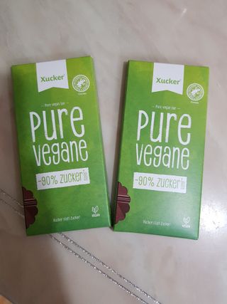 당류2g 자일리톨로 단맛을낸 슈카 퓨어비건 무설탕초콜릿 Xucker vegan 2개입 — 5점을 준 리뷰어가 2021년 4월 올린 사용 사진