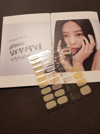 데싱디바 글레이즈 젤네일 스노쿨링 네일_5종 중 택 1 — 5점을 준 리뷰어가 2021년 8월 올린 사용 사진