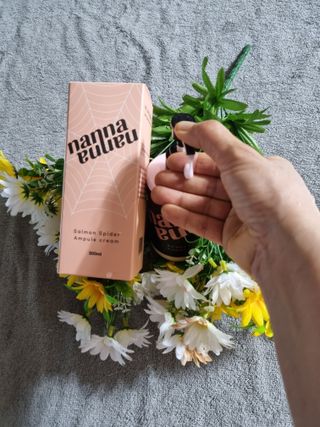 난나 살몬 스파이더 검버섯 미백 톤업 화이트닝 연어 앰플 크림 300ml 대용량 — 5점을 준 리뷰어가 2022년 8월 올린 사용 사진