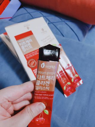 자연에온 가득담은 몽모랑시 타트체리 콜라겐 젤리스틱 — 5점을 준 리뷰어가 2021년 1월 올린 사용 사진
