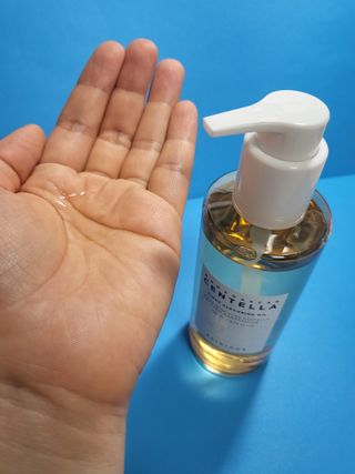 스킨1004 [SKIN1004] 마다가스카르 센텔라 라이트 클렌징 오일 200ml — 5점을 준 리뷰어가 2024년 7월 올린 사용 사진