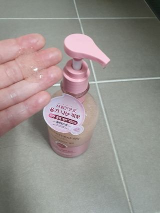 벨먼 내추럴스파 수분광채 스크럽 바디워시 600ml 5종 — 5점을 준 리뷰어가 2022년 5월 올린 사용 사진