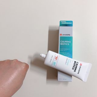 리더스코스메틱 리더스 카밍 바이오틱스 선 에센스 SPF 50+ PA++++ — 5점을 준 리뷰어가 2022년 5월 올린 사용 사진