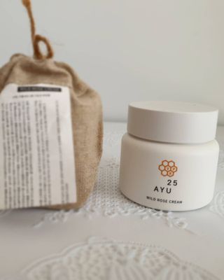 AYU25[아유트웬티파이브]다마스크로즈워터 베이스 천연 수분 촉촉 크림 — 5점을 준 리뷰어가 2021년 4월 올린 사용 사진