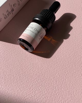 라라로즈데이 시즌2 천연 아로마오일 Y존 케어 속옷향수 이너퍼퓸 5ml  여성의 자존감을 UP시키자 — 5점을 준 리뷰어가 2021년 10월 올린 사용 사진