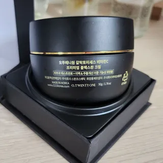 오투에니원 갈락토미세스 비타민 C 프리미엄 블랙스완 크림 50g — 5점을 준 리뷰어가 2023년 1월 올린 사용 사진