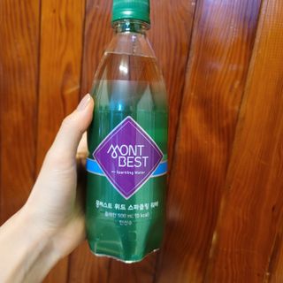 몽베스트 Montbest with Sparkling water Plain 20병 — 5점을 준 리뷰어가 2022년 6월 올린 사용 사진