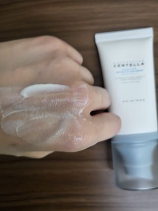 [스킨1004] 마다가스카르 센텔라 히알루-시카 워터핏 선세럼 50ml — 5점을 준 리뷰어가 2024년 5월 올린 사용 사진