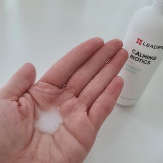 리더스코스메틱 리더스 카밍 바이오틱스 에센스 워터 — 5점을 준 리뷰어가 2022년 5월 올린 사용 사진