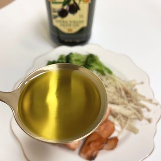 마에스트로 엑스트라버진 올리브 유 마에스트로 엑스트라버진 스페인 올리브유 — 5점을 준 리뷰어가 2022년 2월 올린 사용 사진