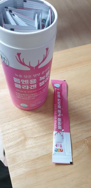 [몸엔용] 녹용 담은 탱탱 콜라겐 녹용 콜라겐 젤리 15g x 20포 — 5점을 준 리뷰어가 2022년 4월 올린 사용 사진
