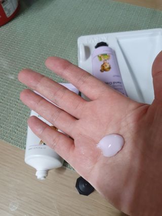 파시 FASCY 高保湿ハンドクリーム40ml+80ml セット — 5점을 준 리뷰어가 2021년 6월 올린 사용 사진