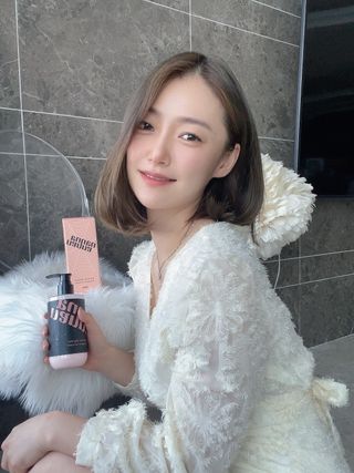 난나 살몬 스파이더 검버섯 미백 톤업 화이트닝 연어 앰플 크림 300ml 대용량 — 5점을 준 리뷰어가 2022년 11월 올린 사용 사진