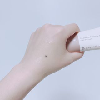 [후르디아] 끈적임 없는 착한성분 비건  핸드크림 3종 — 5점을 준 리뷰어가 2023년 2월 올린 사용 사진