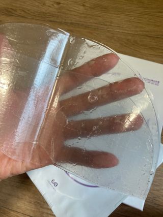 바르셀 저분자피쉬콜라겐 콜라겐마스크팩 안면마스크 수분팩  리포좀 하이드로겔 마스크젠 [5매] — 5점을 준 리뷰어가 2021년 11월 올린 사용 사진