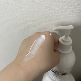 [닥터문] 프리미엄 알로에베라 선크림 500ml — 5점을 준 리뷰어가 2022년 5월 올린 사용 사진