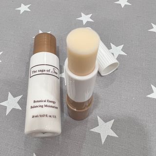 더사가오브수 [사가수] 효혜윤 보태니컬 에너지 에센스인로션 20ml /아이포올 스틱 3g — 5점을 준 리뷰어가 2023년 2월 올린 사용 사진