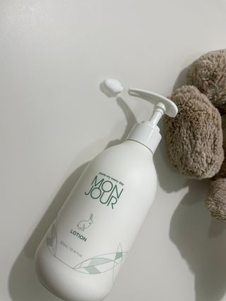 토박스코리아 몽쥬르 유아 로션 300ml — 5점을 준 리뷰어가 2021년 4월 올린 사용 사진