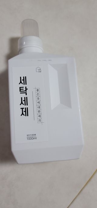 (주)바른양품 바른양품 친환경 세탁세제 1L — 5점을 준 리뷰어가 2022년 1월 올린 사용 사진