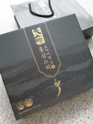 헬스업_천명진프리미엄홍삼스틱_10ml x 30포 — 5점을 준 리뷰어가 2021년 2월 올린 사용 사진
