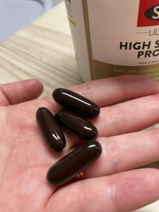 Swisse 스위스 고함량 프로폴리스 2,000mg 210정 — 5점을 준 리뷰어가 2021년 11월 올린 사용 사진