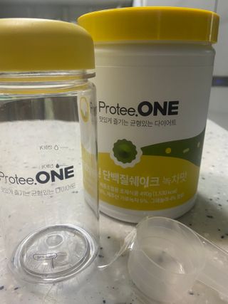 프로티원 단백질쉐이크 녹차맛 2주분 1통+보틀 — 5점을 준 리뷰어가 2021년 4월 올린 사용 사진