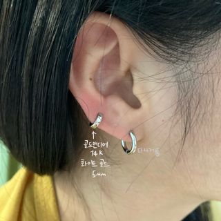 [골드앤디어] 14k 갓성비 귀걸이, 잘 때 껴도 편안한 미니민자원터치 l 5mm l 3color중 택1｜ — 5점을 준 리뷰어가 2021년 4월 올린 사용 사진