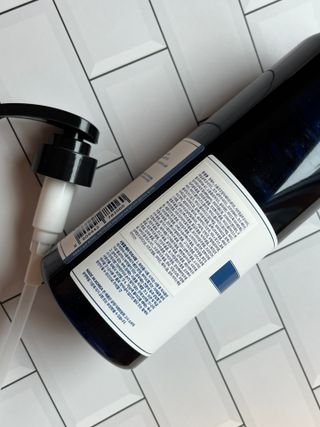 [닥터시드]슈퍼시드밤 리바이탈라이즈 샴푸 베베머스크향 1000ml — 5점을 준 리뷰어가 2024년 8월 올린 사용 사진