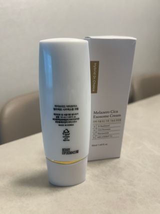 하이브리온 [쿠팡]멜라제로 시카엑소좀 크림 50ml PDRN 줄기세포 주름 미백기능성 피부과 병원입점, 1개, 50g — 5점을 준 리뷰어가 2025년 7월 올린 사용 사진