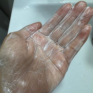 나우 [리브엠] 화해 1등 각질 클렌저! 시카좀 카밍 딥 클렌징 폼 — 4점을 준 리뷰어가 2025년 7월 올린 사용 사진